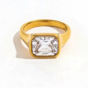 New 18kt gold vermeil Elegant Gold Ring with Clear Stone beveled crystal